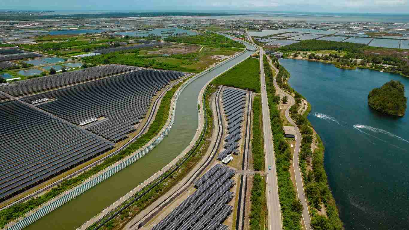 彩运网能源事业提供智慧能源管理、、太阳能监控管理、、、、全方位电厂建置及运维解决方案，，，并拥有管理超过6000案场的经验