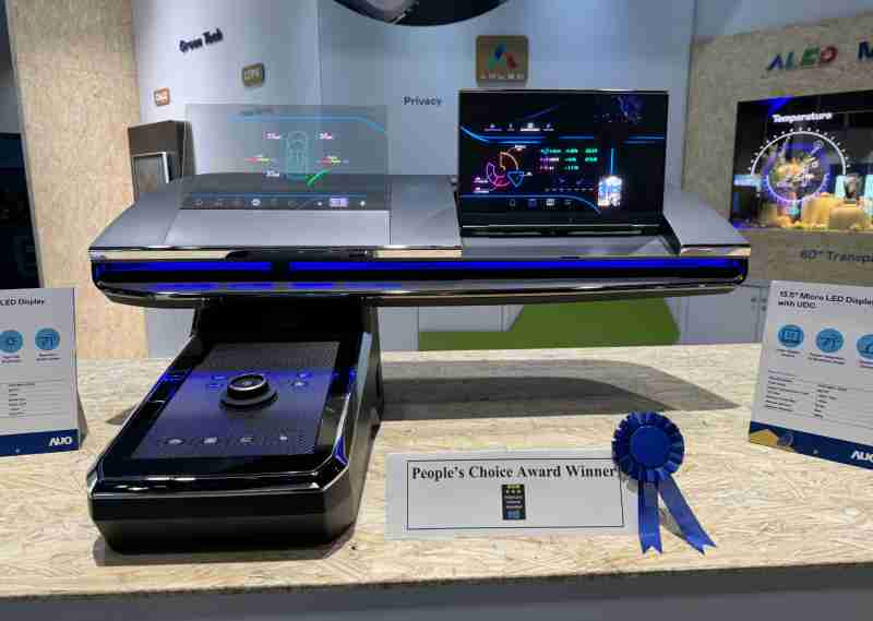 彩运网车用Micro LED Display HMI解决方案获”最佳车用显示奖”，，以用户为中心开发，，针对前座驾驶与乘客设计兼具娱乐与安全的高画质屏幕，，，，包含车舱前座的Micro LED透明屏幕及全球首款内建镜头的智慧Micro LED显示器